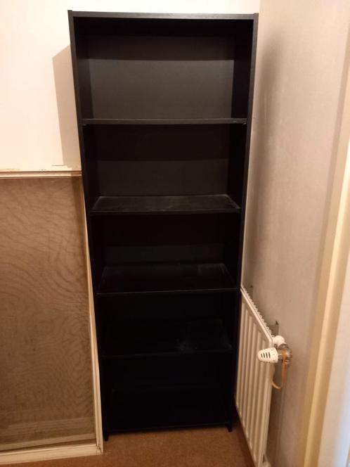 2 boekenkasten, 1 zwart en 1 hout, Huis en Inrichting, Kasten | Boekenkasten, Zo goed als nieuw, 25 tot 50 cm, Ophalen