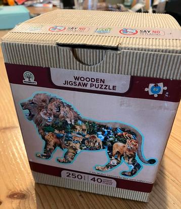 Houten puzzel Leeuw 250 stukjes beschikbaar voor biedingen