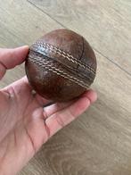 Oude lederen leren cricket ball antiek bruin leer bal sport, Antiek en Kunst, Ophalen of Verzenden