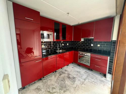 Mooie hoekkeuken moet weg met zwart composiet mirror black, Huis en Inrichting, Keuken | Complete keukens, Gebruikt, Hoekkeuken