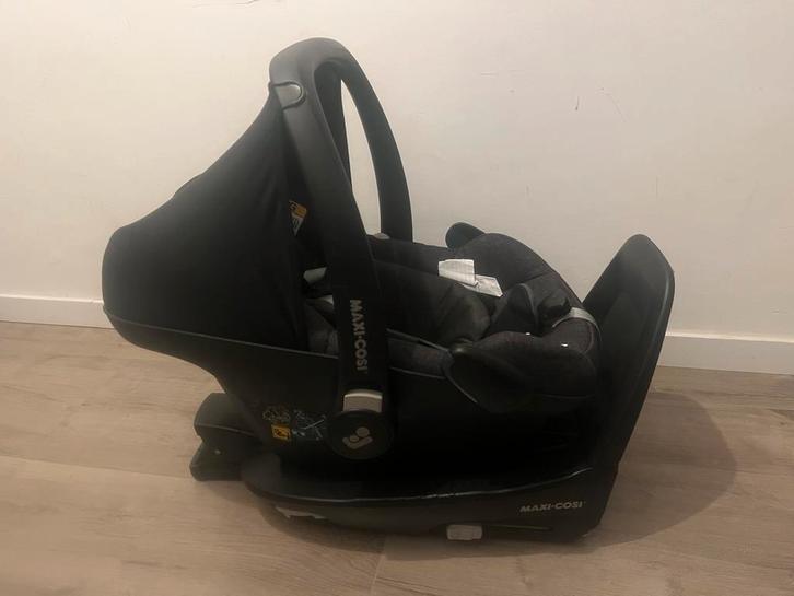 Maxi-Cosi Pebble Pro i-Size + FamilyFix 2 Isofix, Kinderen en Baby's, Autostoeltjes, Gebruikt, Maxi-Cosi, 0 t/m 13 kg, Isofix