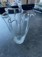Mooie vaas van gevouwen glas, 23 cm, Overige kleuren, Ophalen of Verzenden, Minder dan 50 cm, Glas