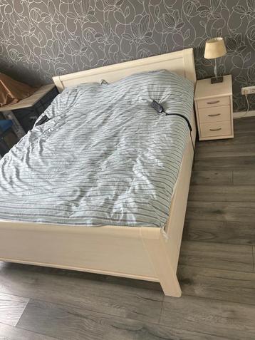 GRATIS 160x200 bed incl electr. lattenbodems beschikbaar voor biedingen