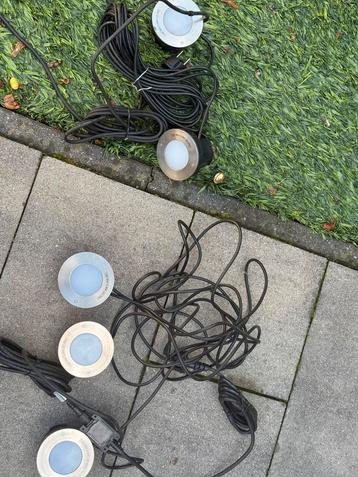 Grond lampen beschikbaar voor biedingen