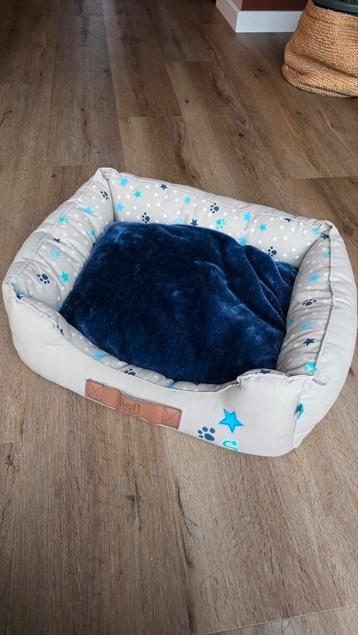 Lief! Divan Boys - Hondenmand - Beige/Blauw - 60 x 50 cm beschikbaar voor biedingen