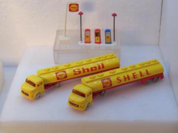 LEGO- 2 x SHELL  Tankwagens + SHELL Pomp/Mast 1:87 beschikbaar voor biedingen