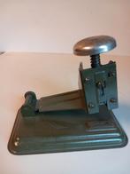 Vintage nietmachine, Antiek en Kunst, Ophalen