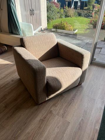 Fauteuil bruin, stof is heel.