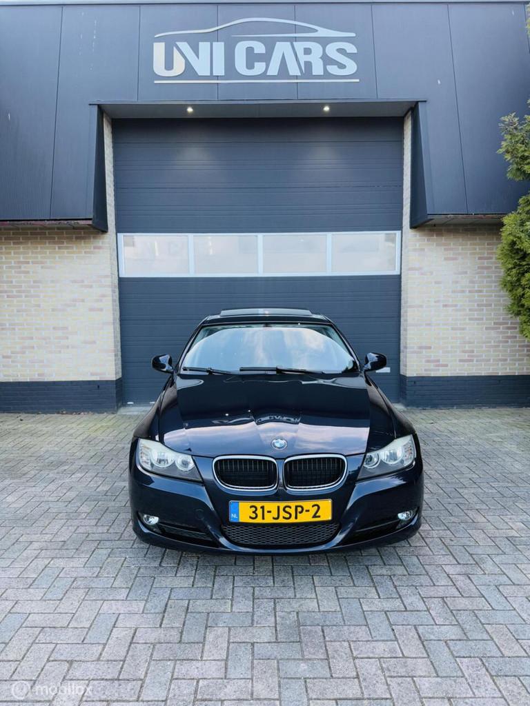 BMW 3-serie Touring 318i High Executive||Auto|Pano|Navi|LM18, Automaat, 695 kg, 1400 kg, Achterwielaandrijving