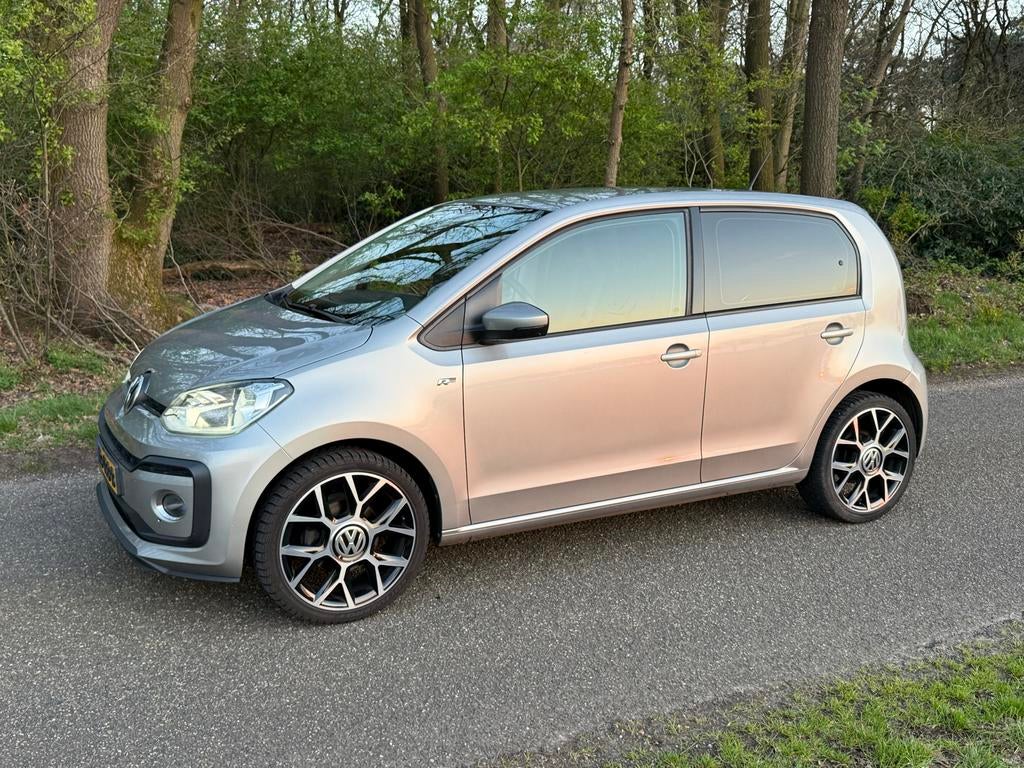 Volkswagen up! 1.0 66KW/90PK 5-DRS 2017 Grijs, Voorwielaandrijving, 4 stoelen, 23 km/l, Origineel Nederlands