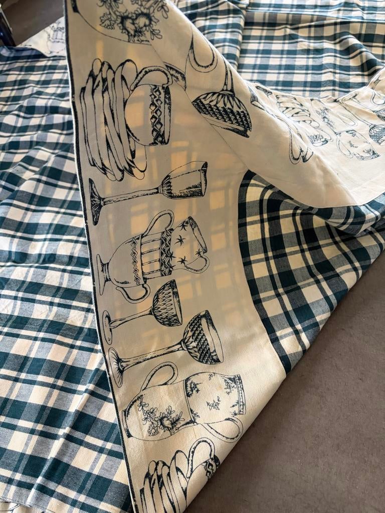 Omkeerbaar Tafelkleed Ruit & Servies Print 172x124cm, Ophalen of Verzenden, Gebruikt, Rechthoek, Binnen