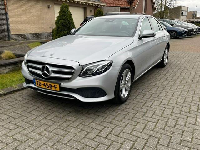 Mercedes-Benz E-klasse 200 AVANTGARDE NAVI CAMERA LED, Auto's, Mercedes-Benz, Te koop, E-Klasse, 360° camera, ABS, Airbags, Airconditioning