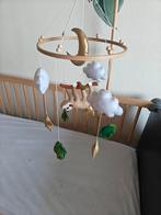 Boxmobiel met geluidskastje., Meerdere dieren