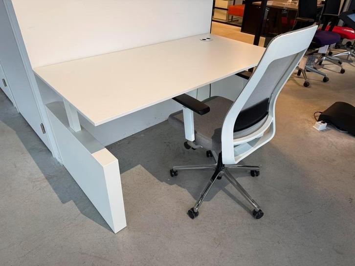 Slinger bureau bureaus van het merk VEPA, Huis en Inrichting, Bureaus, Gebruikt, Bureau, In hoogte verstelbaar, Ophalen of Verzenden