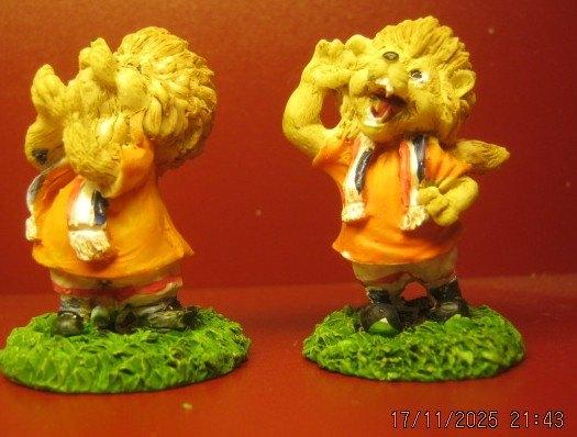 Oranje leeuwinnen 2 stuks, Verzamelen, Sportartikelen en Voetbal, Ophalen of Verzenden, Nieuw, Overige binnenlandse clubs, Beeldje of Poppetje