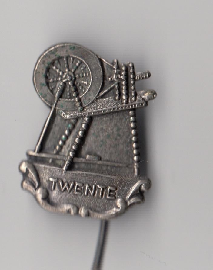 Twente Spinnewiel speldje, Gebruikt, Niet vindbaar, Niet vindbaar, Speldje of Pin