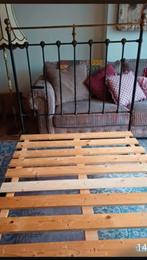 Mooi antiek bed 120x190 cm met lattenbodem, Ophalen