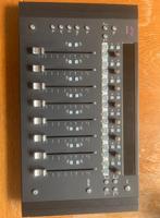 Avid Artist Mix, Ophalen of Verzenden, Gebruikt, 5 tot 10 kanalen