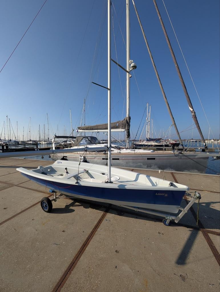 Laser 2000 met strandtrailer, Watersport en Boten, Ophalen, Gebruikt, Laser