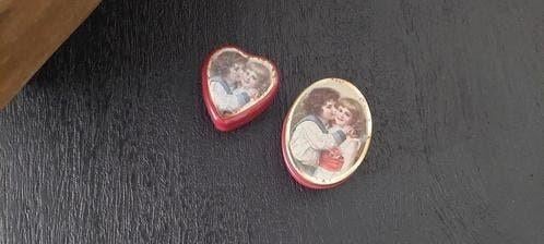 2 LEUKE kleine  OUDE BLIKJES o.a hart vorm blikje, Antiek en Kunst, Ophalen of Verzenden