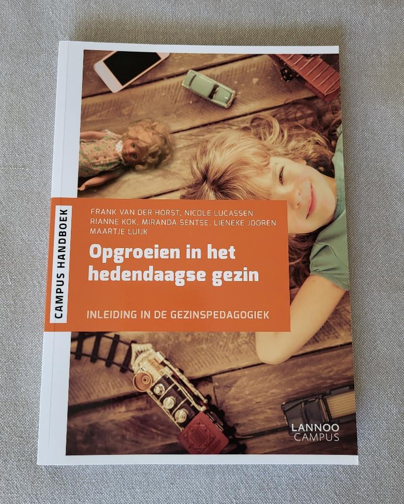 Opgroeien in het hedendaagse gezin, Boeken, Ophalen, Diverse auteurs, HBO, Zo goed als nieuw