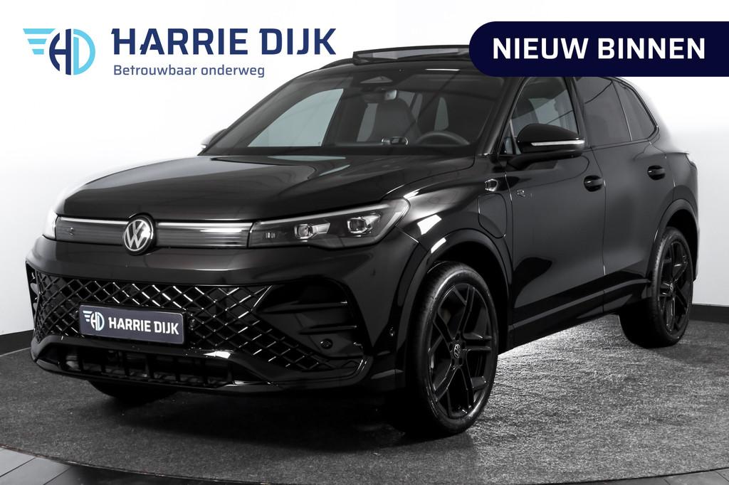 Volkswagen Tiguan 1.5 eHybrid 272 PK R-Line | Black Style |, Auto's, Volkswagen, 12 maanden, Stof, 4 cilinders, Zwart