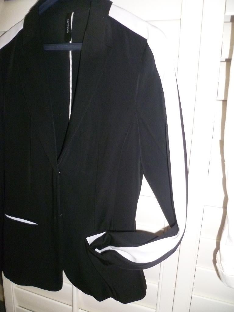 Marccain super gaaf jasje zw-wit N3/38, Ophalen of Verzenden, Zo goed als nieuw, Maat 38/40 (M), Wit