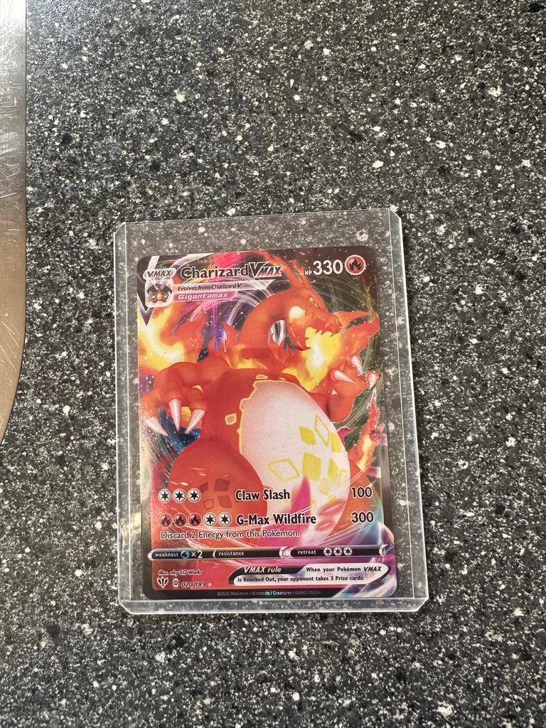 Pokemon Charizard VMAX VMAX Gigantamax Kaart, Ophalen of Verzenden, Zo goed als nieuw, Losse kaart, Foil