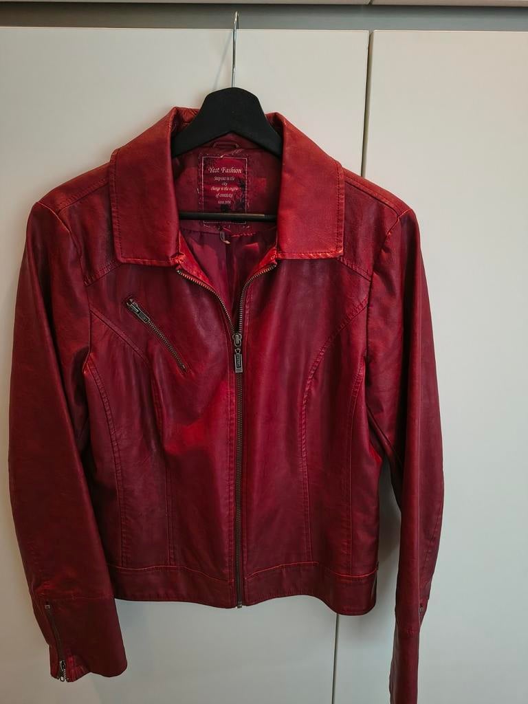 Stijlvol Rood nep leren Jasje - Zo goed als nieuw, Maat 38/40 (M), Star Fashion, Ophalen of Verzenden, Zo goed als nieuw