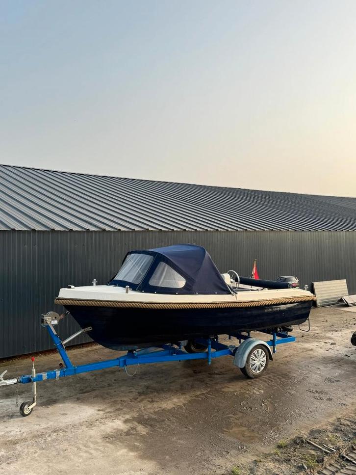 Wato 490 sloep met trailer, Watersport en Boten, Sloepen, 10 tot 30 pk, 3 tot 6 meter, Buitenboordmotor, Benzine, Polyester, Ophalen of Verzenden