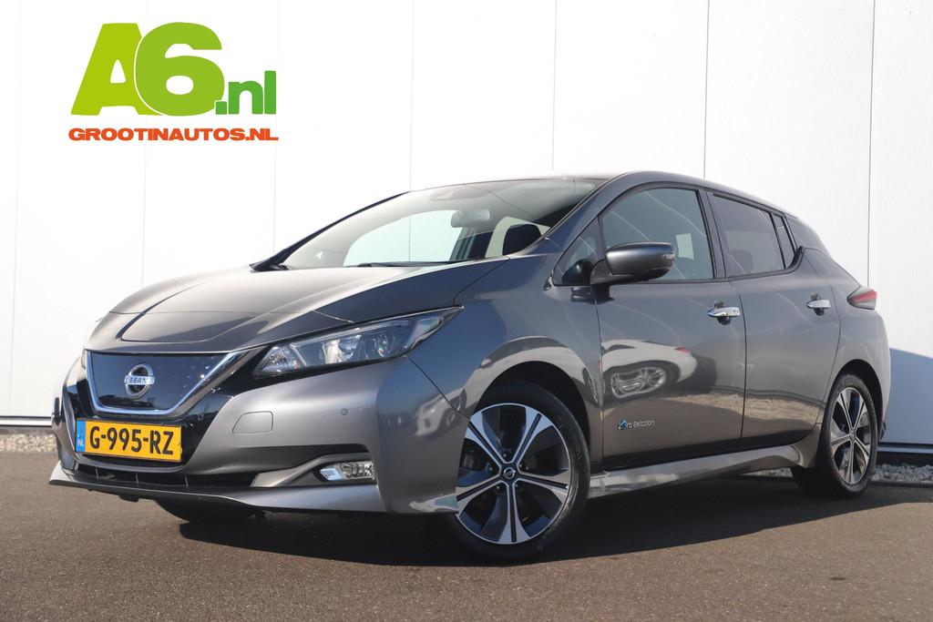 Nissan LEAF N-Connecta 40 kWh Trekhaak Navigatie 360 Camera, Auto's, Nissan, Stof, Gebruikt, Origineel Nederlands, Verwarming stoelen achter
