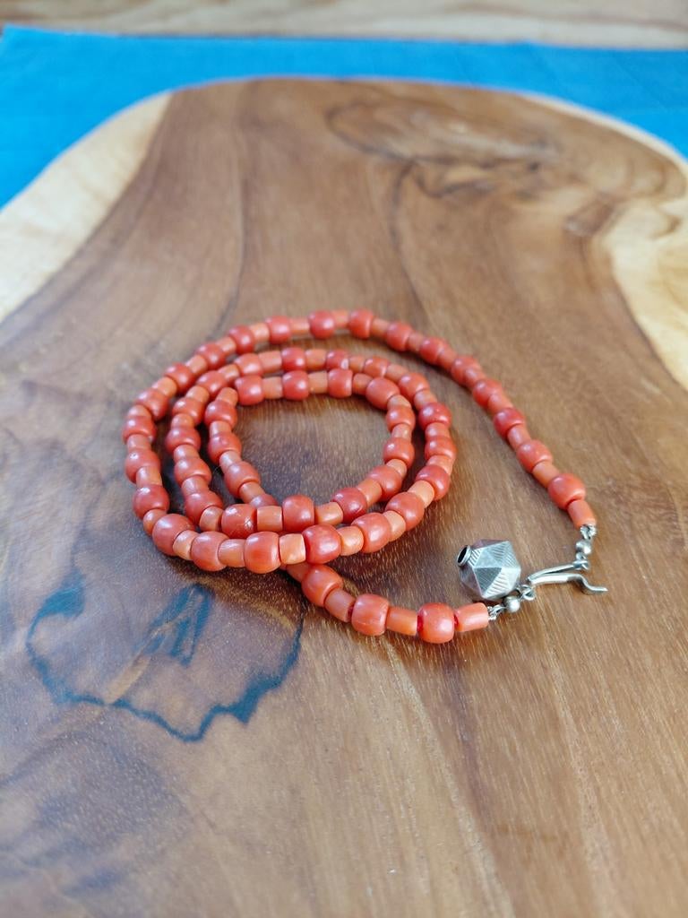 bloedkoraal ketting,zilveren slot,52 cm, Ophalen of Verzenden, Zilver, Ketting