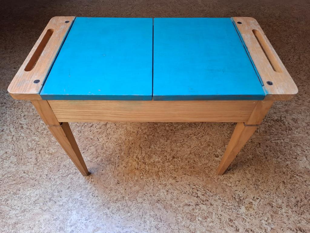 Oud houten naai tafeltje te koop., Antiek en Kunst, Antiek | Naaimachines, Ophalen