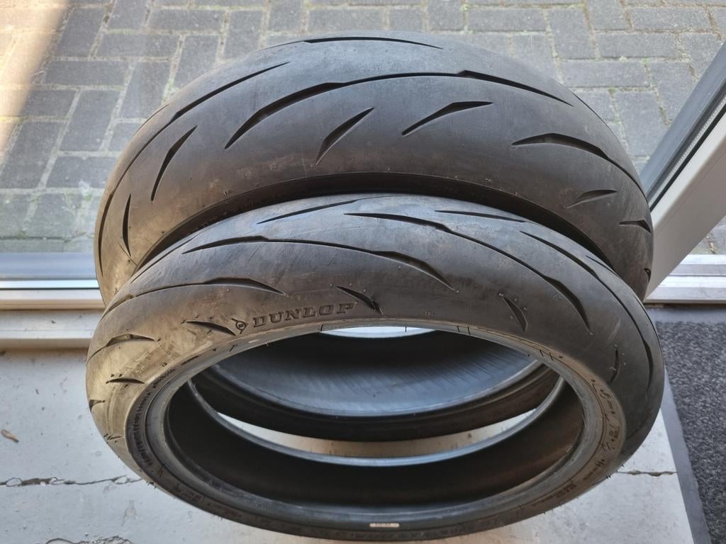 Nette set Dunlop Sportmax 05A 180-55-17 & 120-70-17 Dot 2024, Motoren, Ophalen of Verzenden, Gebruikt