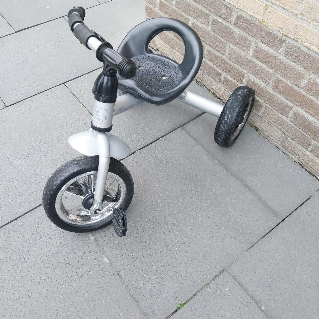 Te koop Lorelli 3 wieler kleur grijs mettalic prima staat, Ophalen, Gebruikt, Lorelli, Verstelbare zitting