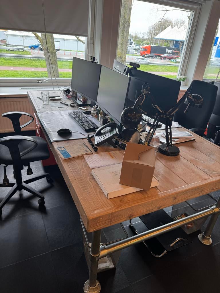 Bureau van steigerhout (zware kwaliteit) 3x, Huis en Inrichting, Bureaus, Ophalen, Overige typen, Gebruikt, Hout