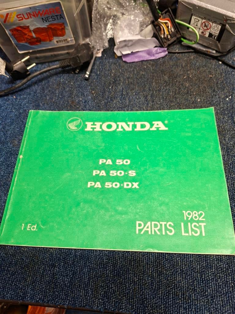 Honda camino onderdelen boek origineel, Fietsen en Brommers, Ophalen of Verzenden