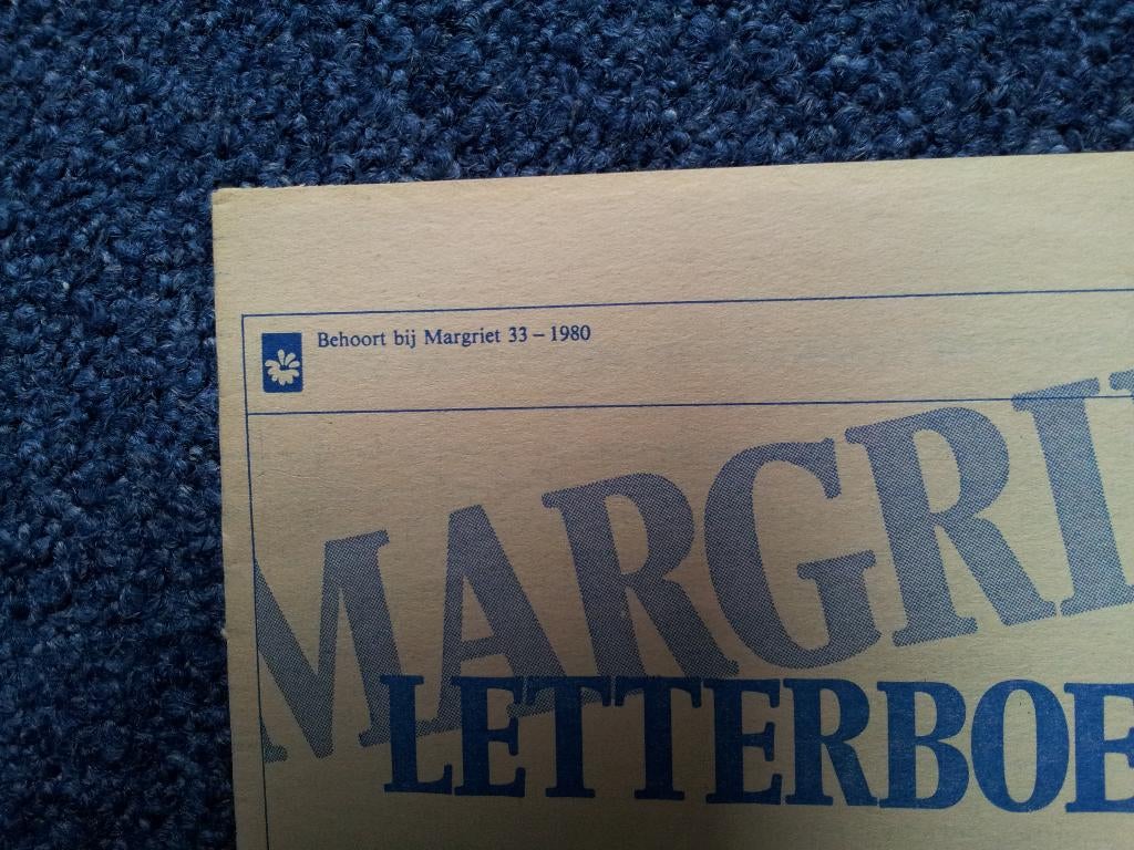 Margriet letterboekje om te borduren uit 1980 vintage, Hobby en Vrije tijd, Ophalen of Verzenden, Zo goed als nieuw, Handborduren