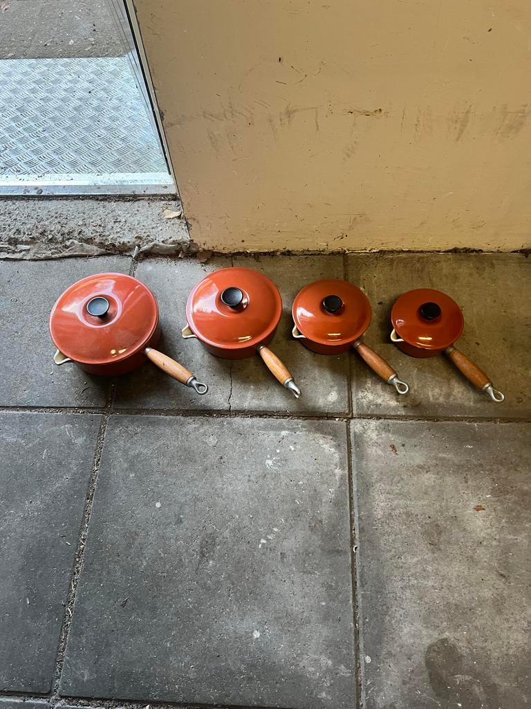 Le Creuset pannen set van 4, Huis en Inrichting, Ophalen, Gebruikt, Gietijzer, Pannenset