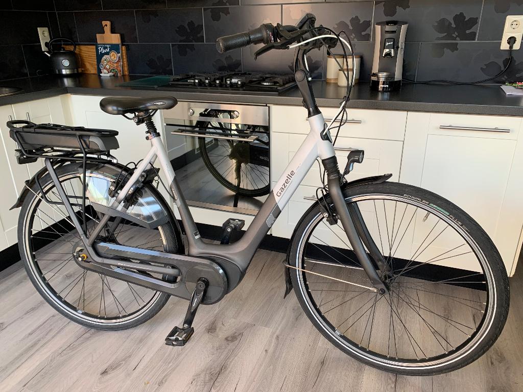 Gazelle C8 Bosch PLUS middenmotor frame 53 cm NIEUWSTAAT!, Fietsen en Brommers, Elektrische fietsen, Zo goed als nieuw, Gazelle