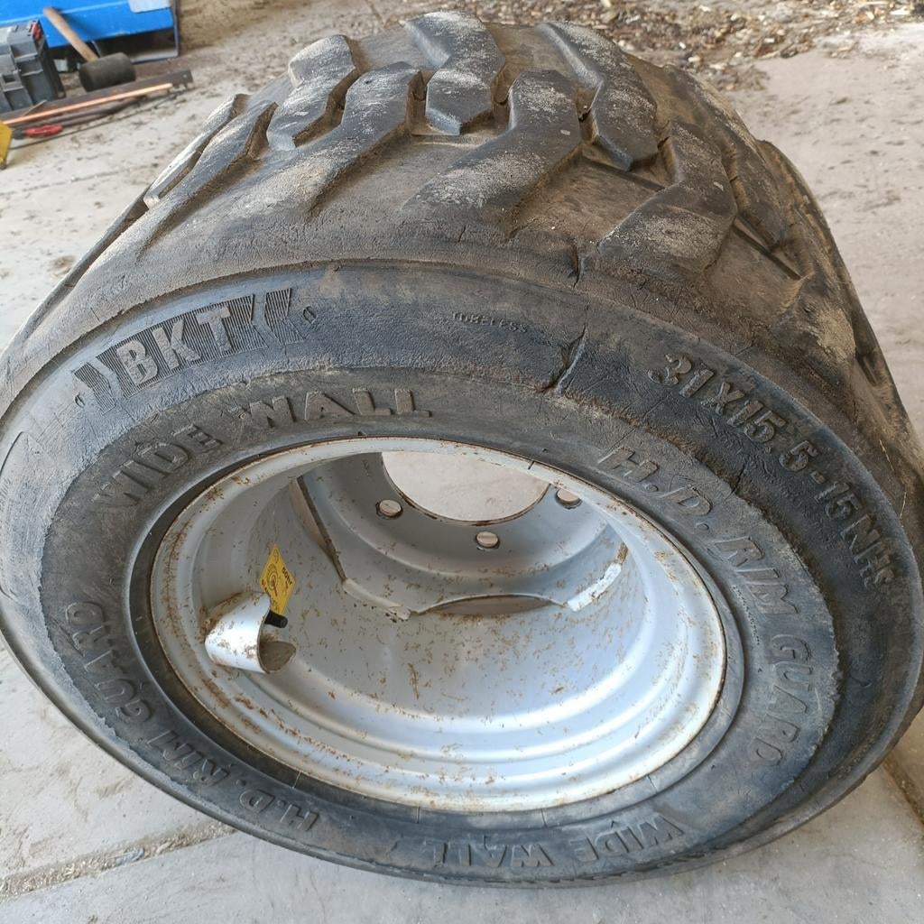 Reserve wiel Giant 31x15.5/55 BKT, Zakelijke goederen, Agrarisch | Onderdelen | Banden, Velgen en Assen, Ophalen
