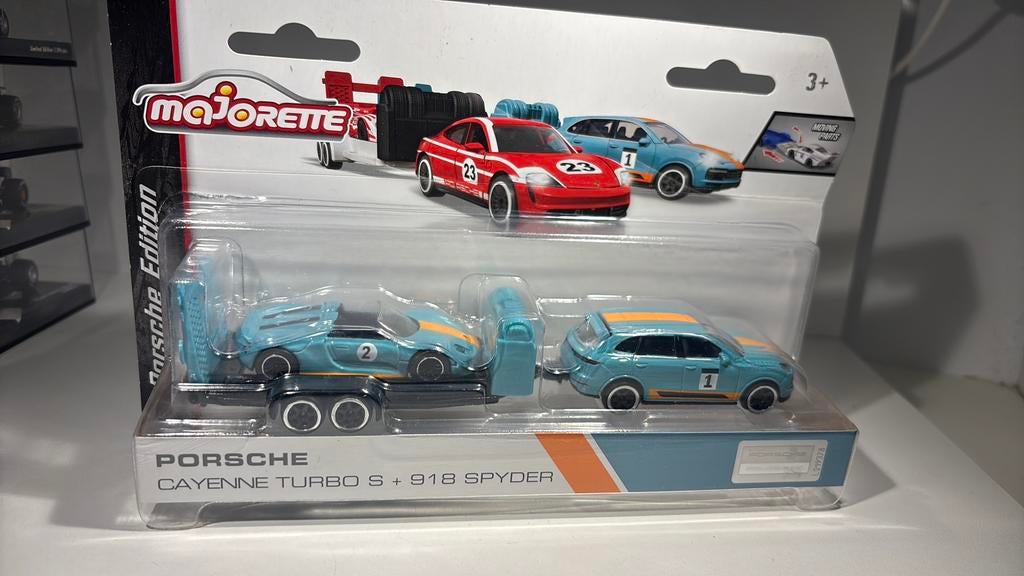Porsche cayenne turbo s + 918 spyder majorette 1.64