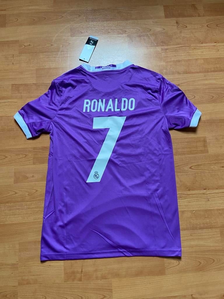 Real Madrid Ronaldo shirt paars maat S, Maat S, Ophalen of Verzenden, Zo goed als nieuw, Shirt