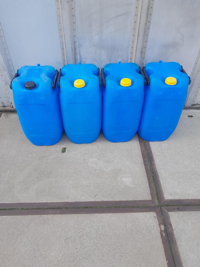 jerrycans cannisters 60ltr diesel vaten brandstof tonnen, Ophalen
