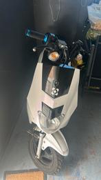 Scooter agm, Fietsen en Brommers, Snorfietsen en Snorscooters, Ophalen of Verzenden, Zo goed als nieuw, Benzine, Overige merken