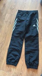 Sportbroek Adidas, Kinderen en Baby's, Kinderkleding | Maat 152, Ophalen of Verzenden, Zo goed als nieuw, Jongen of Meisje, Sport- of Zwemkleding