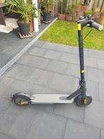 Elektrische step met oplader, Fietsen en Brommers, Steps, Ophalen of Verzenden, Zo goed als nieuw, Elektrische step (E-scooter)
