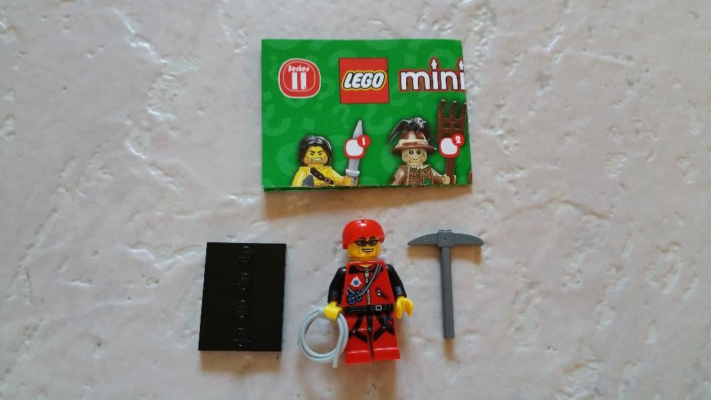 Lego 71002 Serie 11 Mountain Climber, Ophalen of Verzenden, Nieuw, Complete set, Lego