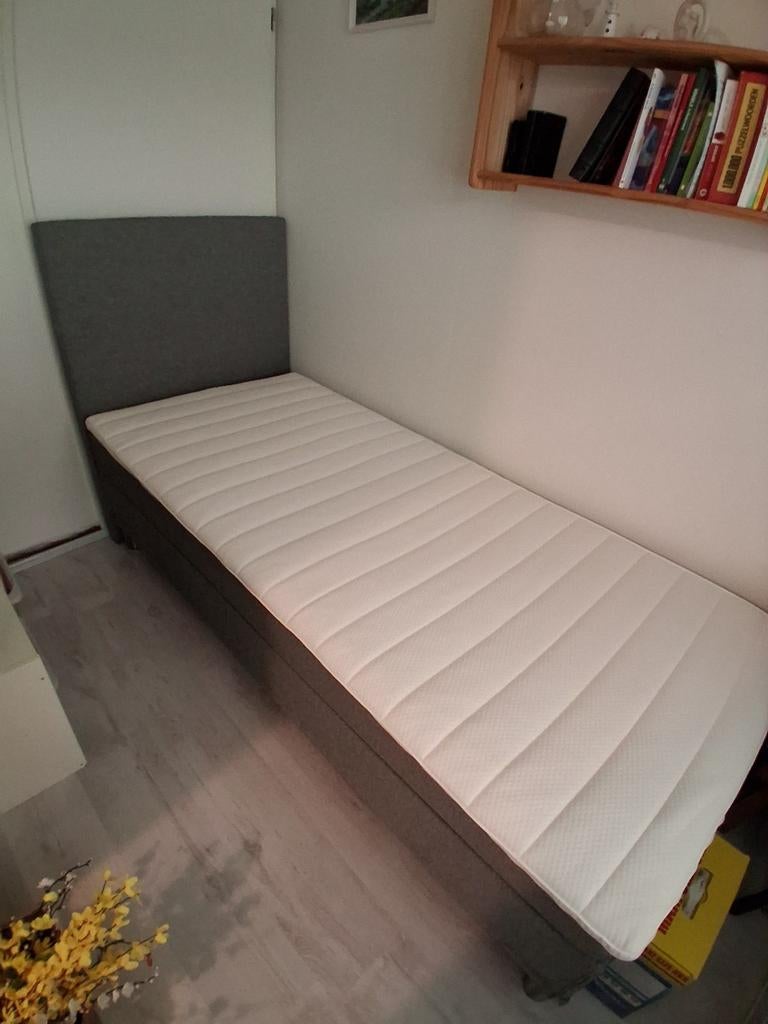 Één persoons bed boxspring, Ophalen, 90 cm, Eenpersoons, Zo goed als nieuw