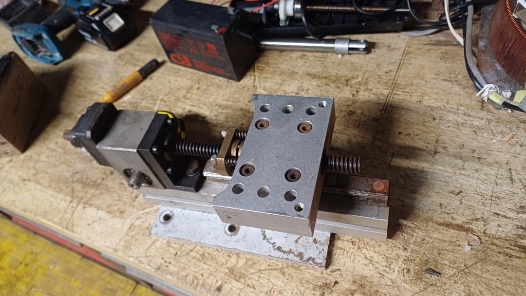 Spindel met lineaire geleiding 11cm koers, Doe-het-zelf en Verbouw, Gereedschap | Machine-onderdelen en Toebehoren, Ophalen of Verzenden
